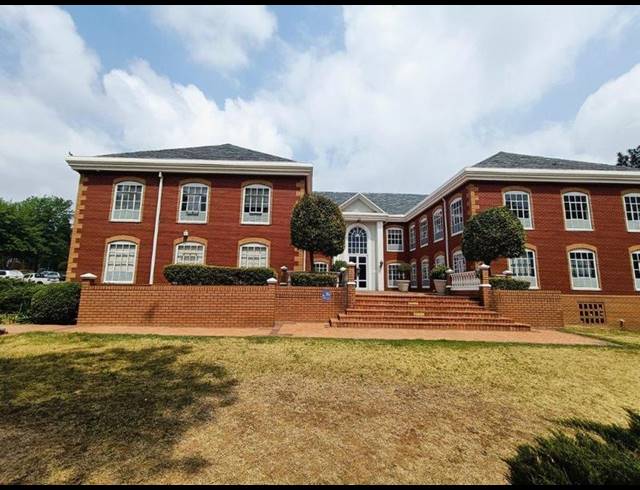 BUSINESS PROPERTY TO RENT IN BRYANSTON